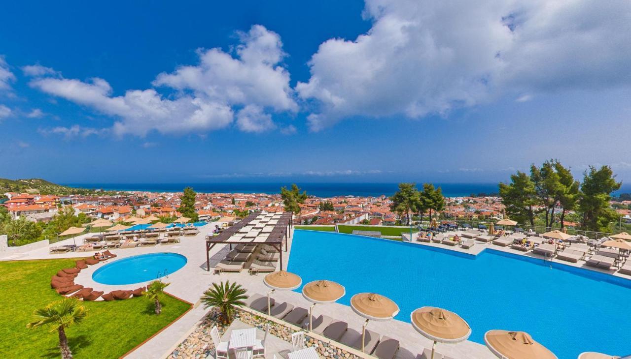 Alia Palace Hotel - Adults Only 16+ Chalkidiki Eksteriør billede The resort's main pool