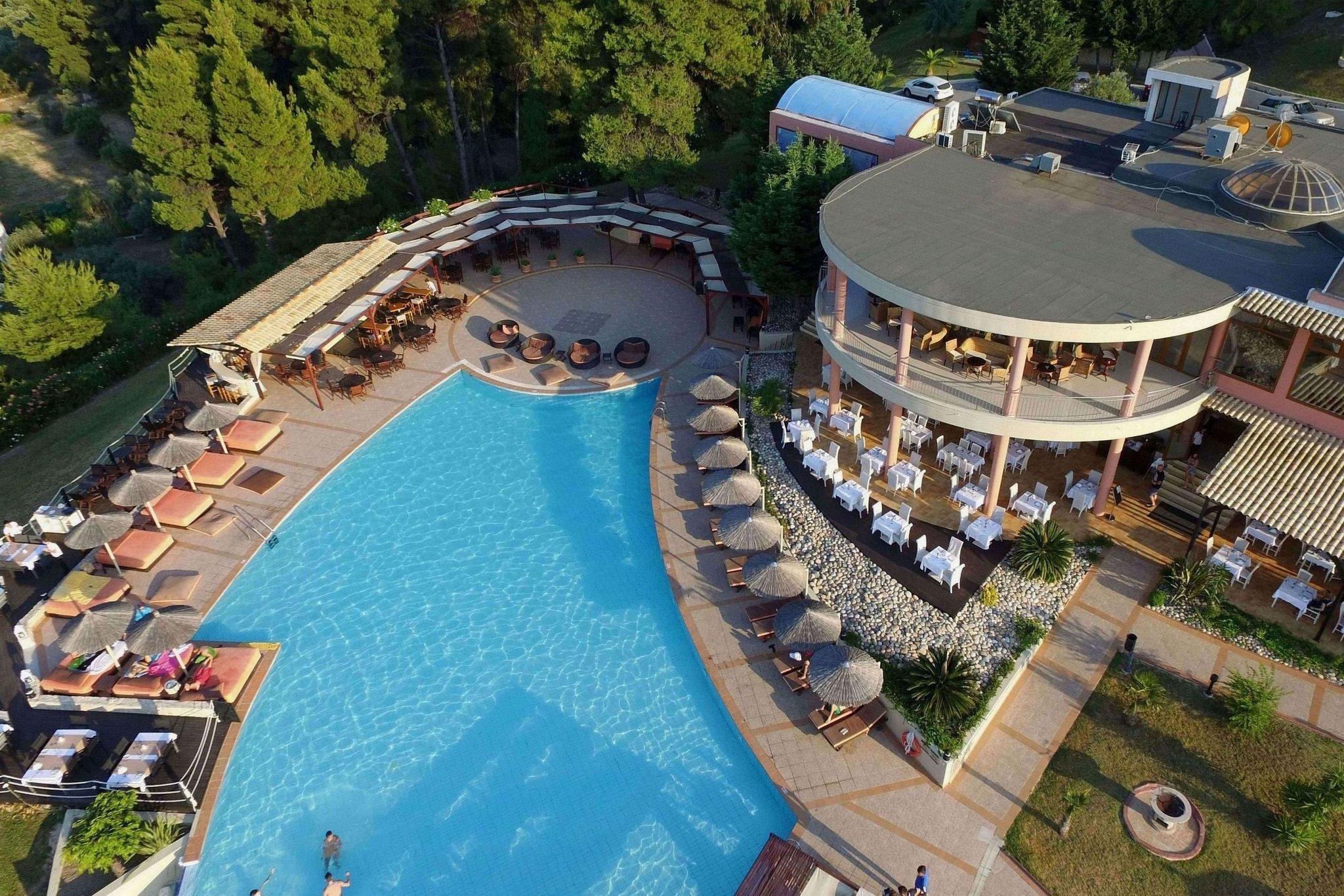 Alia Palace Hotel - Adults Only 16+ Chalkidiki Eksteriør billede Aerial view of the hotel