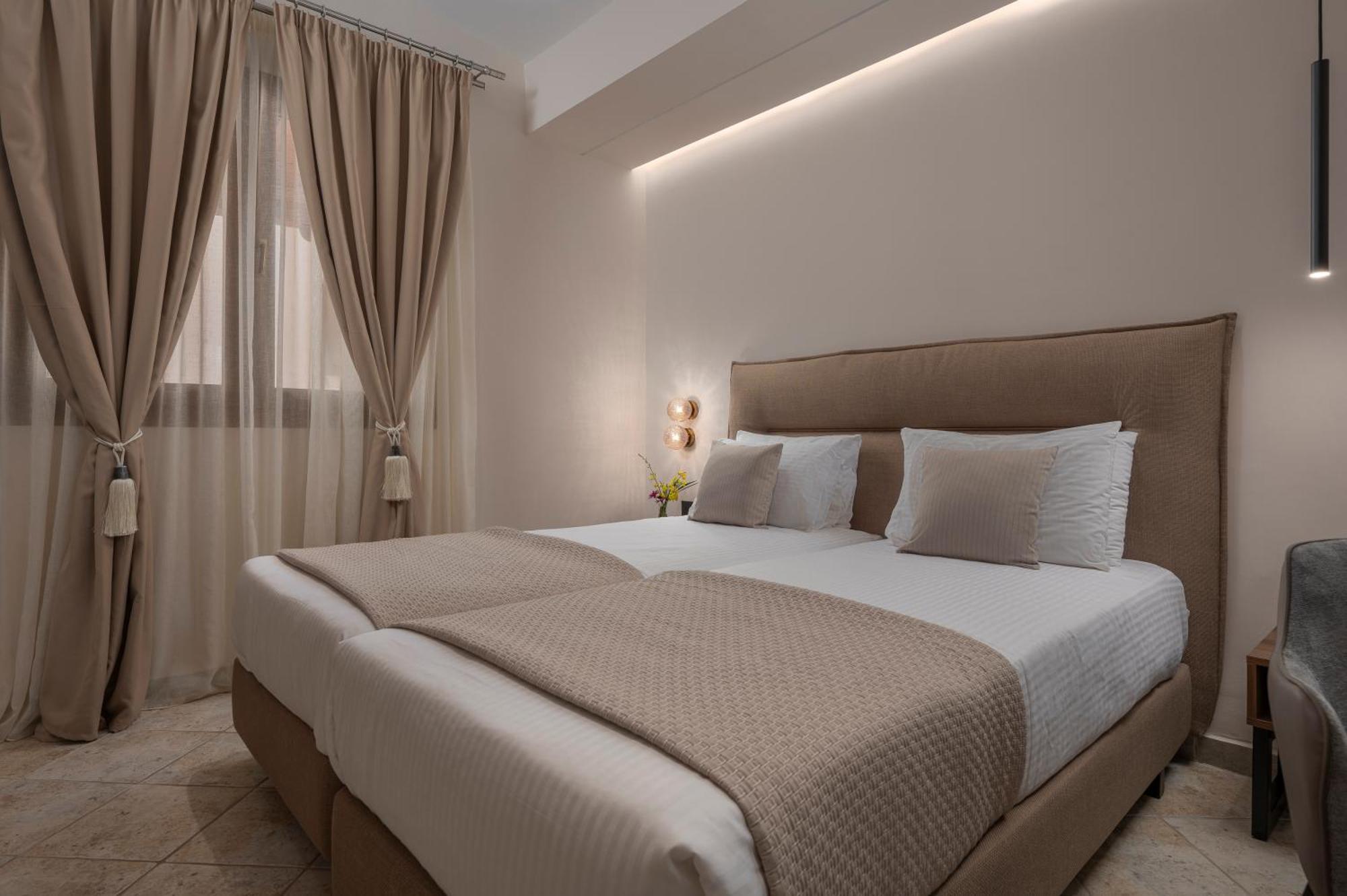 Alia Palace Hotel - Adults Only 16+ Chalkidiki Eksteriør billede A bedroom at the hotel
