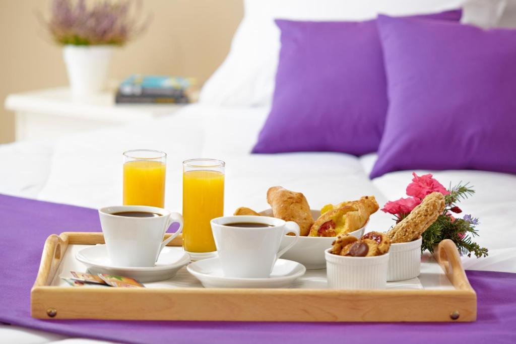 Alia Palace Hotel - Adults Only 16+ Chalkidiki Værelse billede Room service